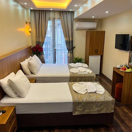 By Historia Hotel
