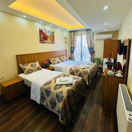 By Historia Hotel