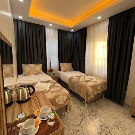 By Historia Hotel