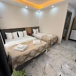 Histavera Hotel *